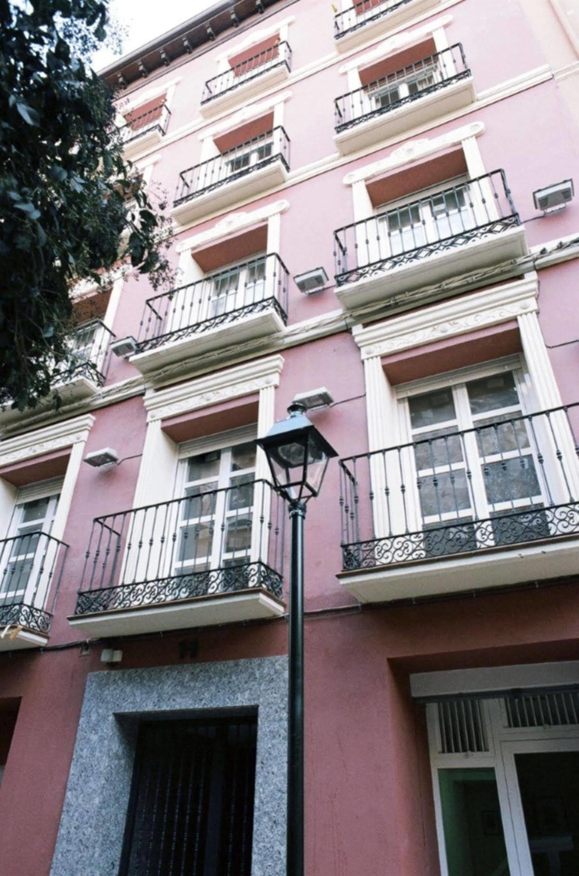 Apartamentos Auhabitat Zaragoza, Edificio De Apartamentos Turisticos Exterior photo